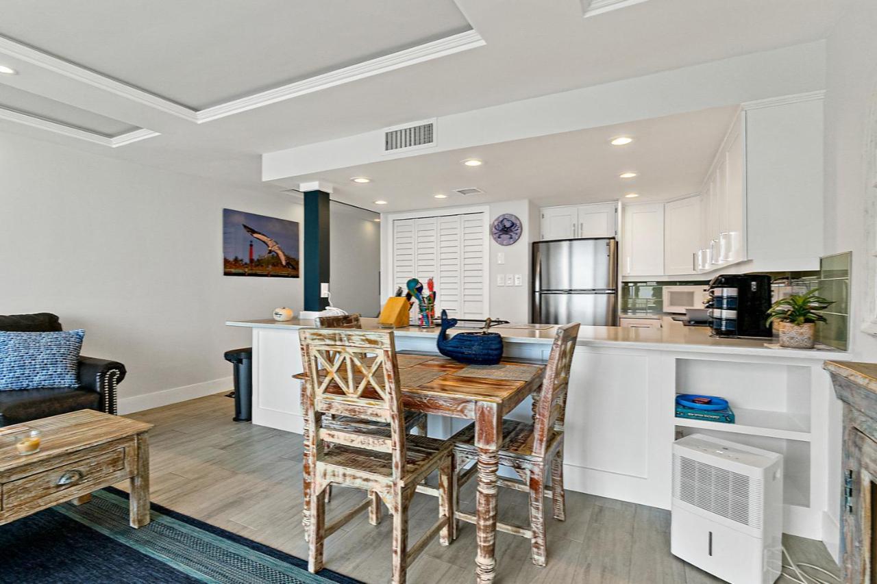 Pelican Condos New Smyrna Beach Exterior photo